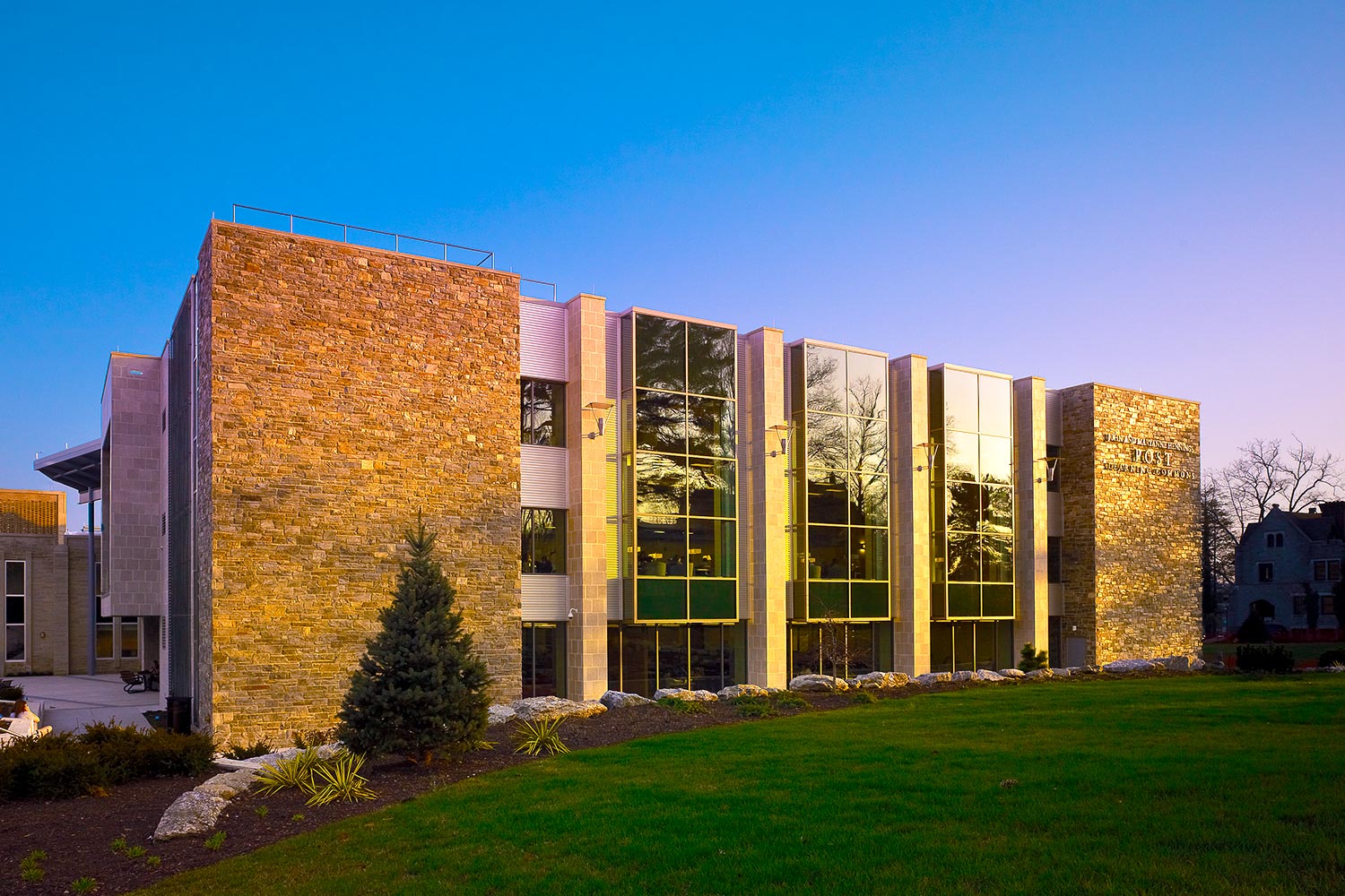 Learning Commons Library - John S. McManus, Inc.